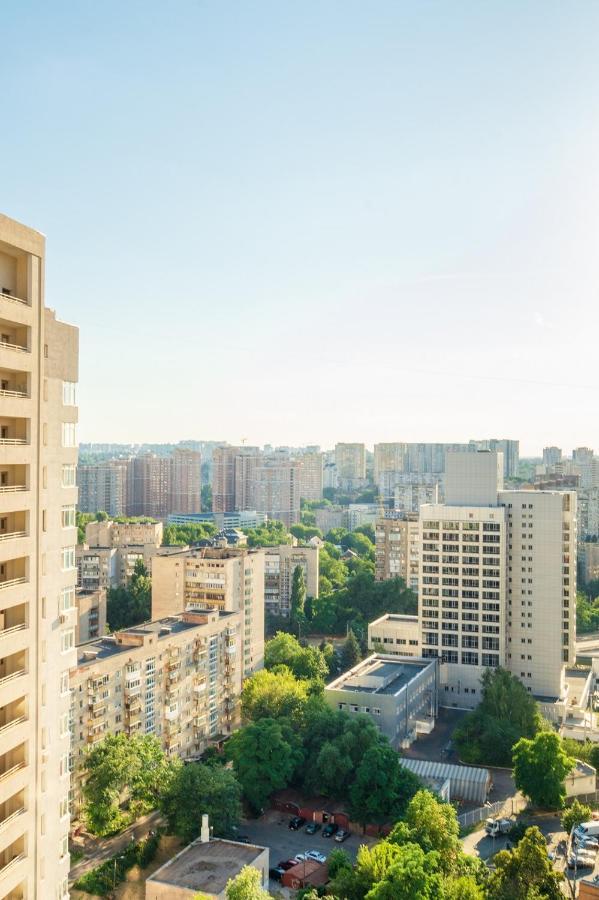 Квартиры По Улице Феодосийская, 1-А Kyiv Exterior photo