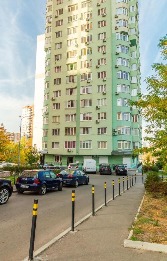 Квартиры По Улице Феодосийская, 1-А Kyiv Exterior photo